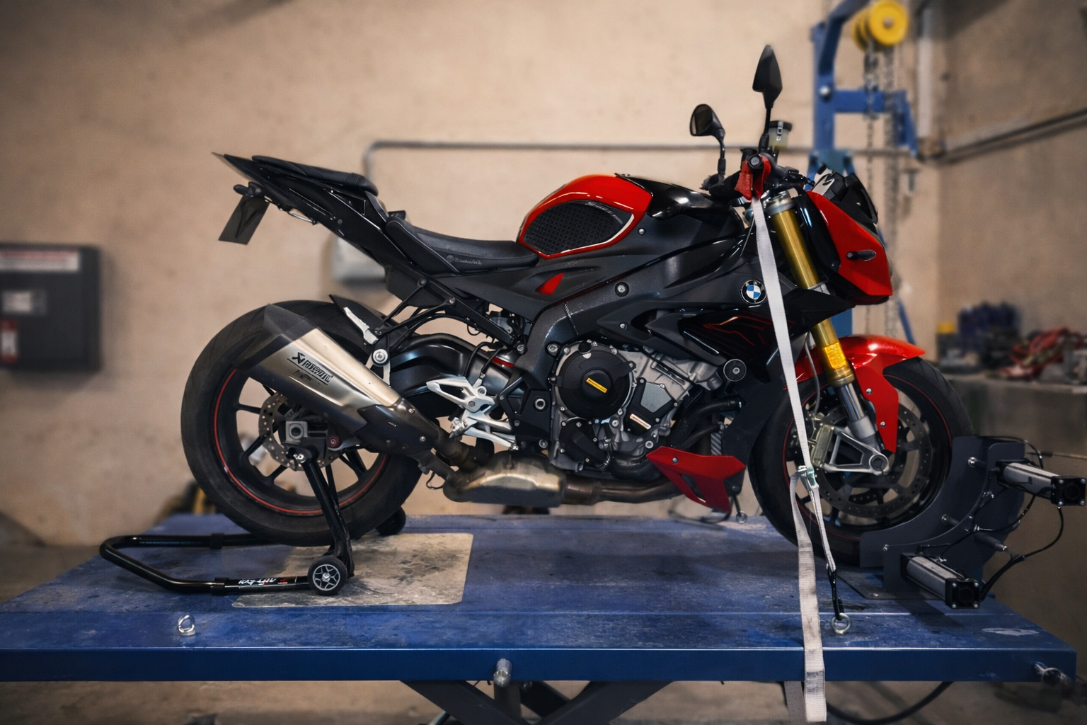 Contrôle technique moto BMW dans notre centre de Poitiers